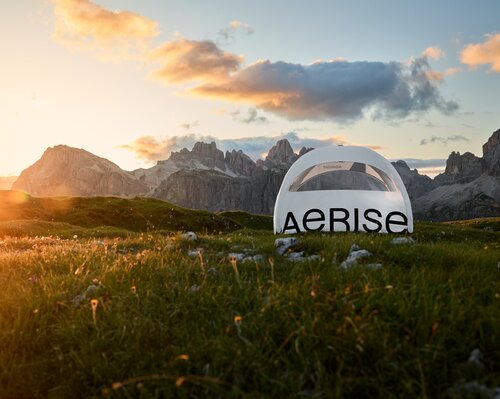 Aufblasbares Zelt mit Fenster