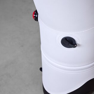 Foto von dem Luftventil eines aufblasbaren Aerise Zeltes.