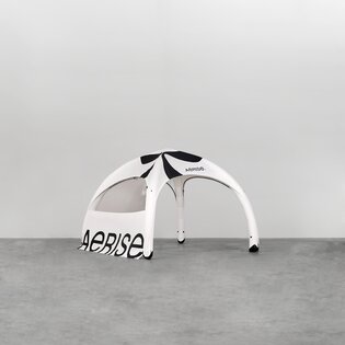 Luftpavillon mit schwarzer Bedruckung und Seitenwand mit Fenster